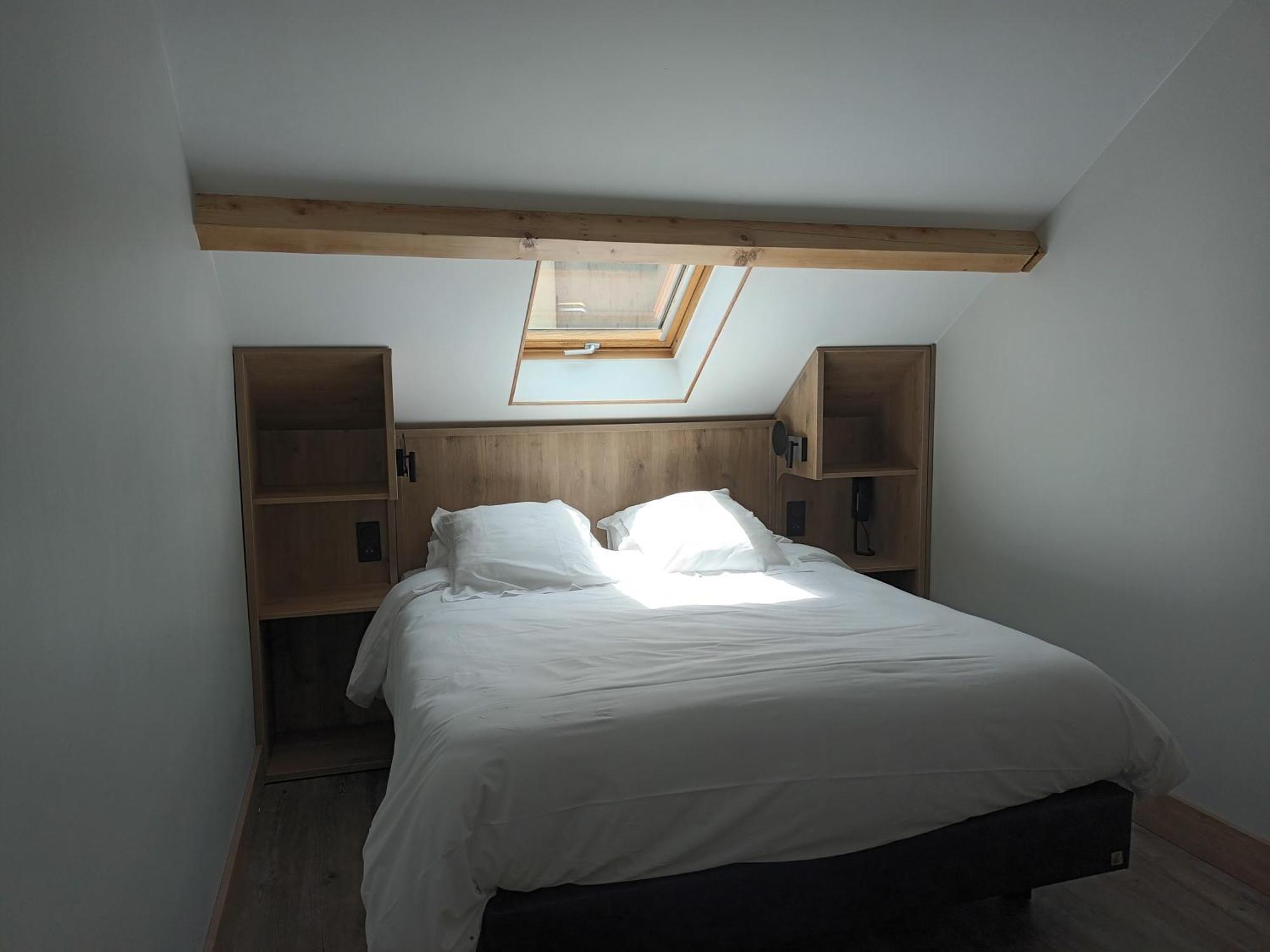Hotel-Restaurant Logis L'Aubrac Лагиол Стая снимка