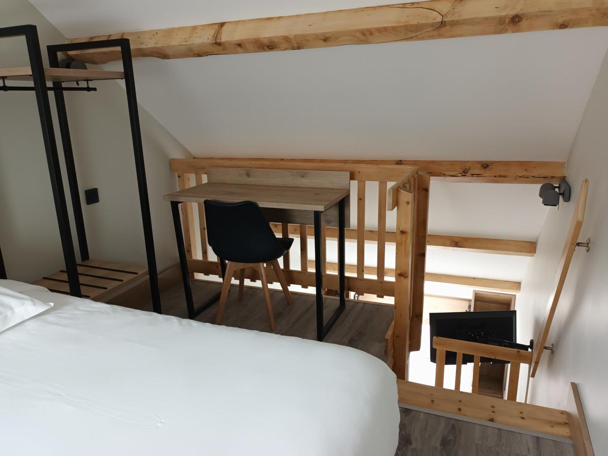 Hotel-Restaurant Logis L'Aubrac Лагиол Екстериор снимка